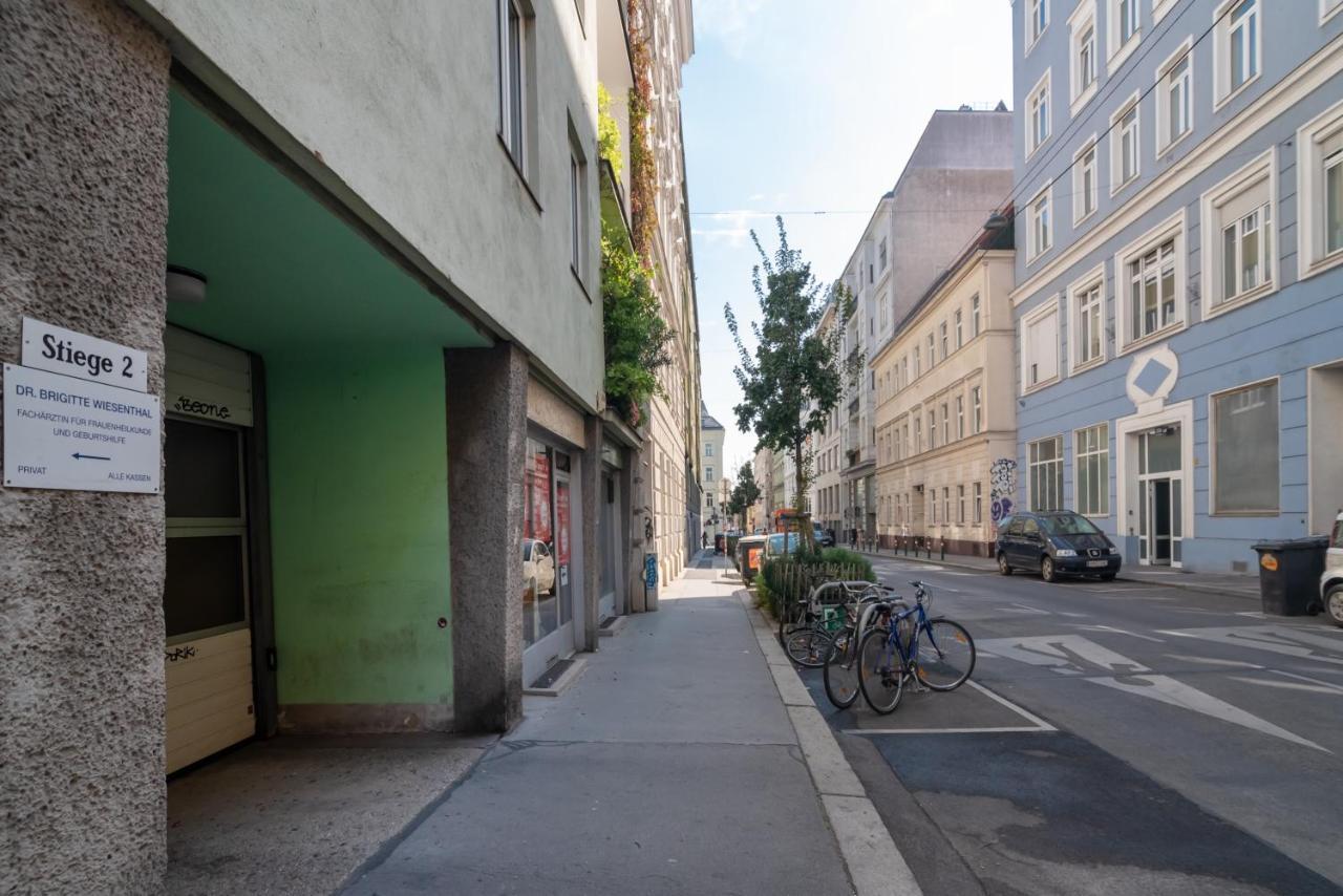 Appartamento Absolute Ruhelage Im Zentrum Mit Parkplatz Vienna Esterno foto