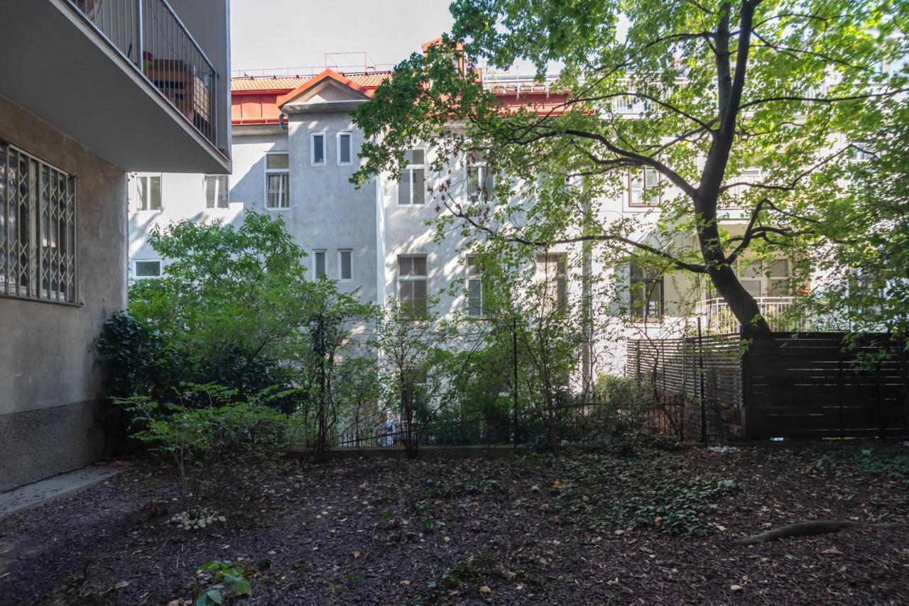 Appartamento Absolute Ruhelage Im Zentrum Mit Parkplatz Vienna Esterno foto