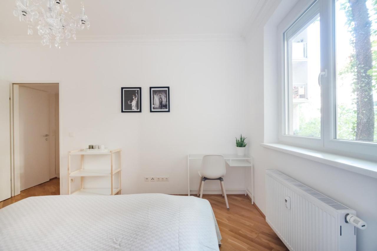 Appartamento Absolute Ruhelage Im Zentrum Mit Parkplatz Vienna Esterno foto