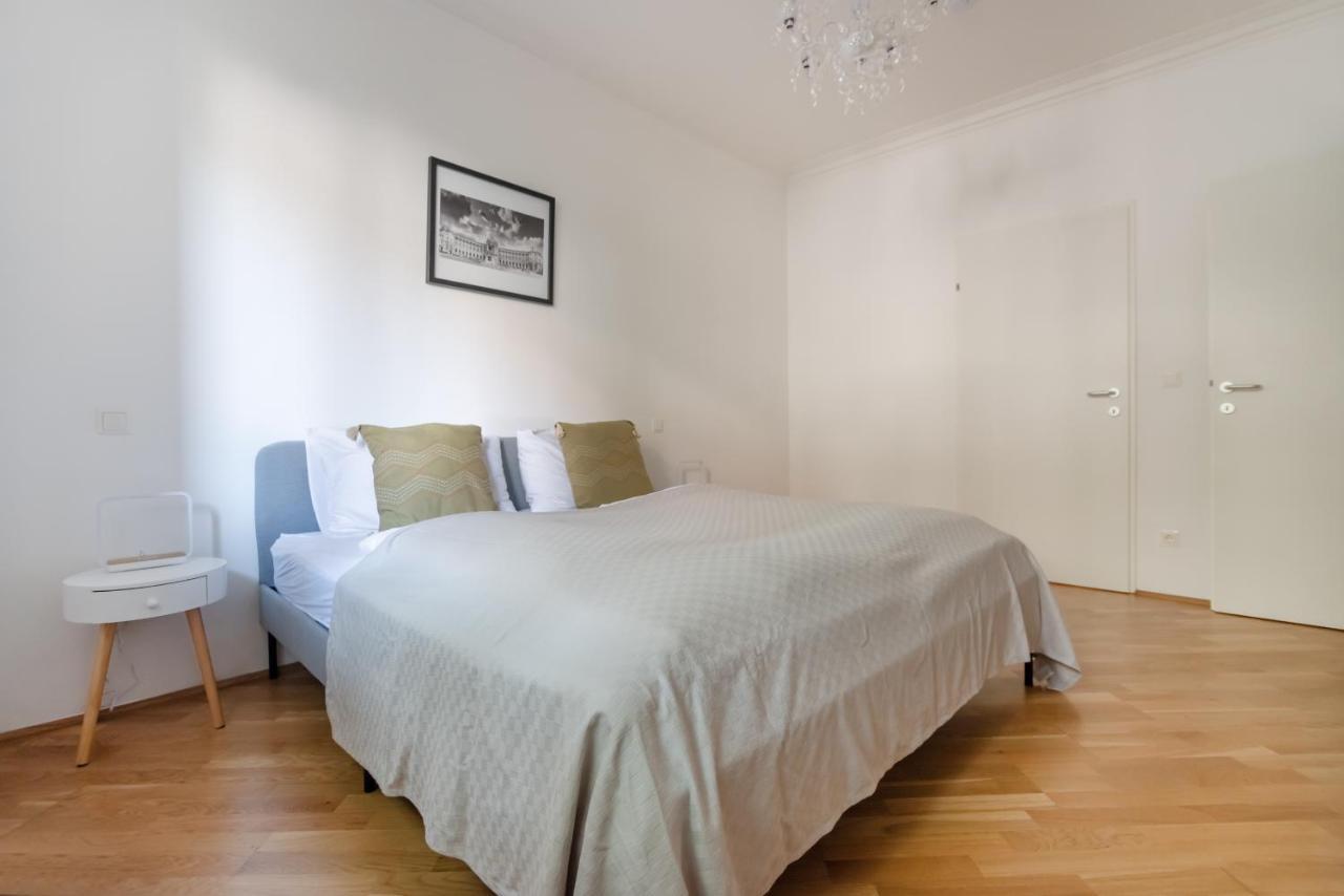 Appartamento Absolute Ruhelage Im Zentrum Mit Parkplatz Vienna Esterno foto