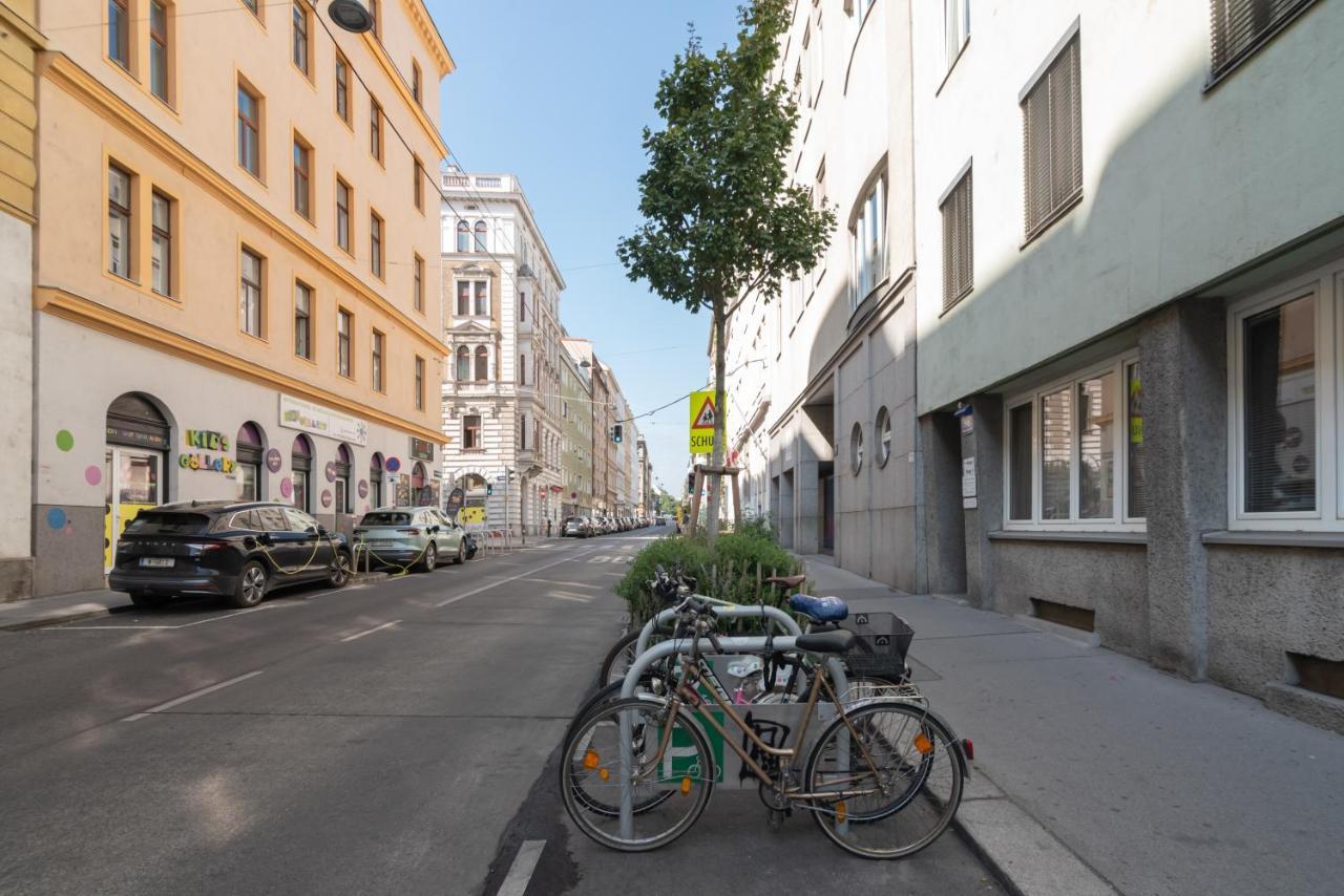 Appartamento Absolute Ruhelage Im Zentrum Mit Parkplatz Vienna Esterno foto