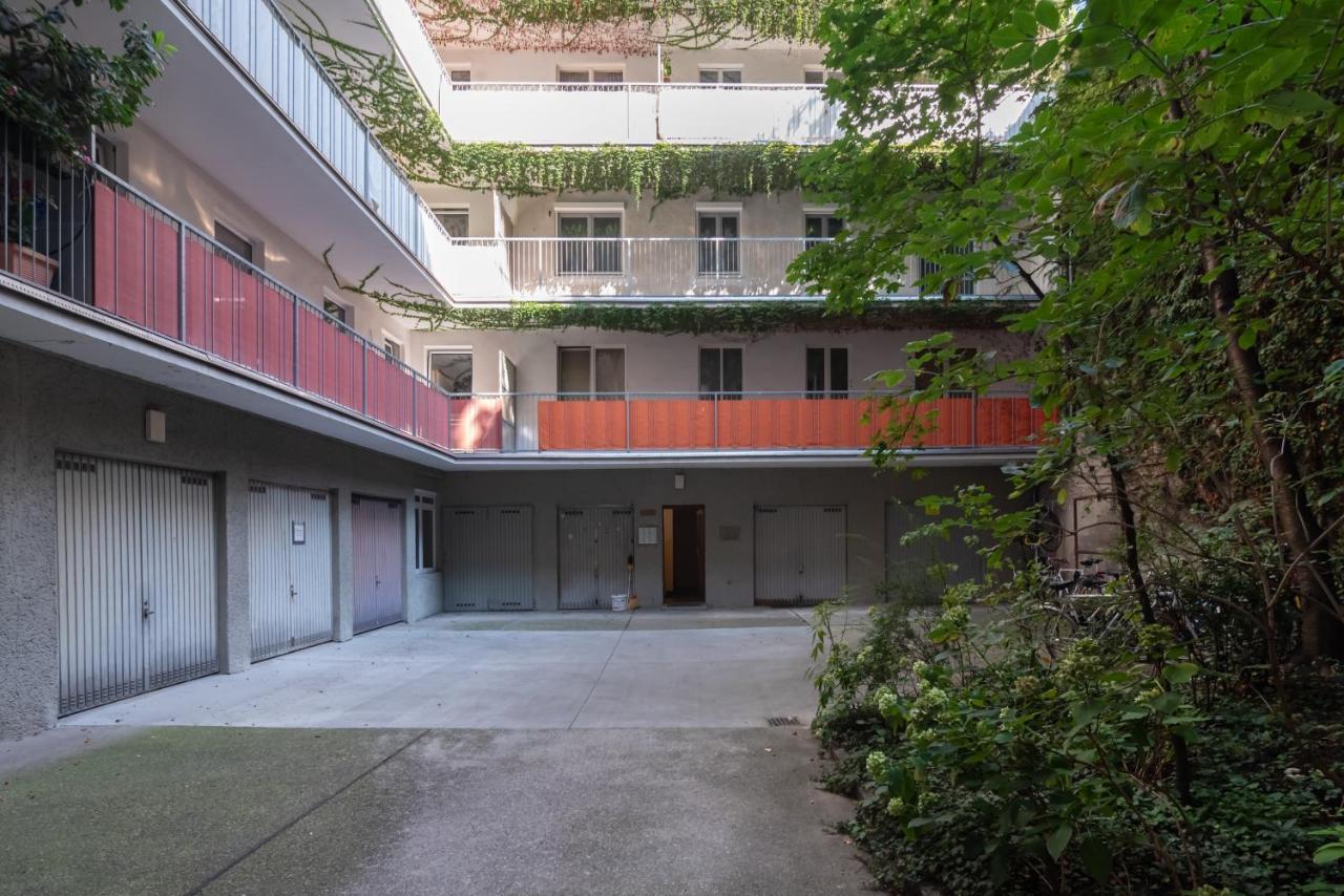 Appartamento Absolute Ruhelage Im Zentrum Mit Parkplatz Vienna Esterno foto