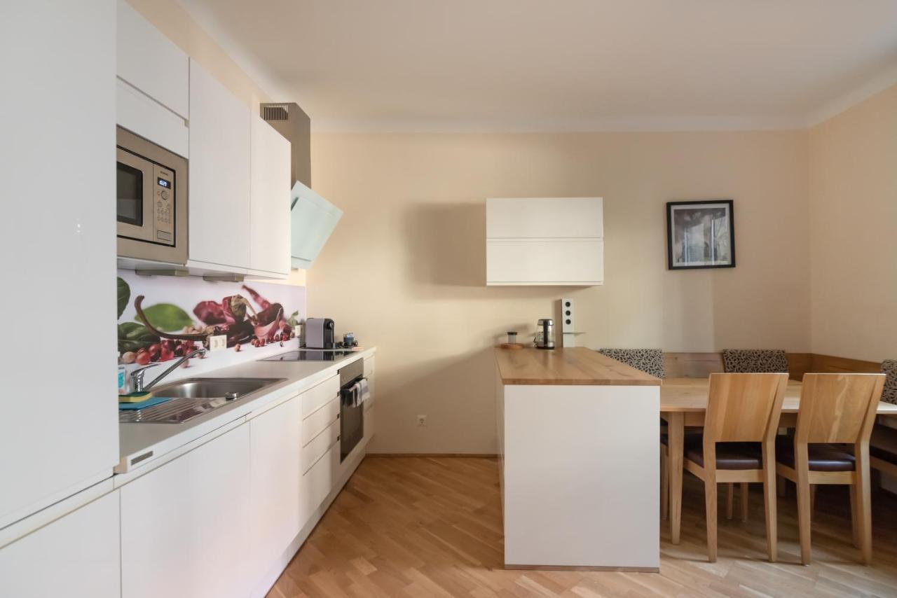 Appartamento Absolute Ruhelage Im Zentrum Mit Parkplatz Vienna Esterno foto