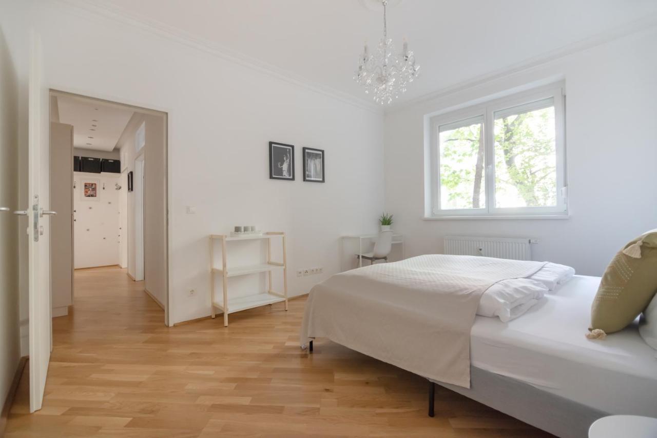 Appartamento Absolute Ruhelage Im Zentrum Mit Parkplatz Vienna Esterno foto